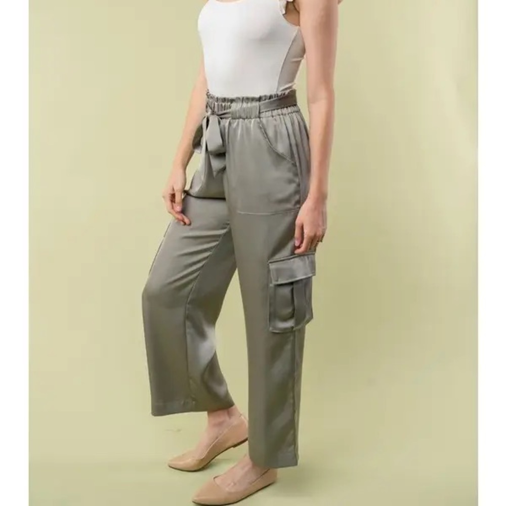 1019. Stylish High Waisted Cargo Pants